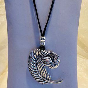 💖 Necklace, The Silver and antiqued black Leaf is set in the Necklace 30In./N14